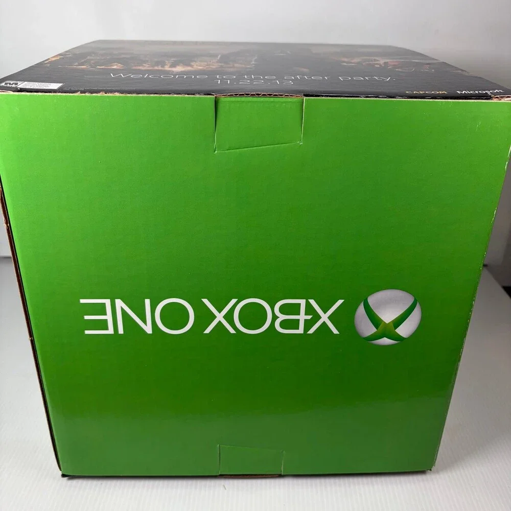 Xbox One Dead Rising 3 Release Day Store Display 12
